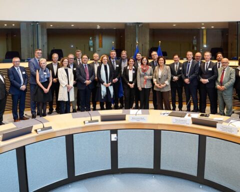 Members of the European Commission posing for a photo.